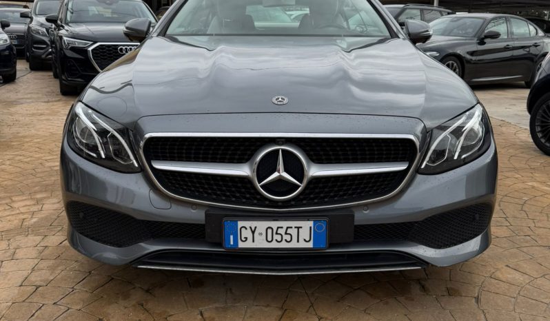 MERCEDES E 220 CDI COUPÈ pieno