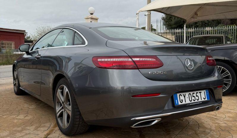 MERCEDES E 220 CDI COUPÈ pieno