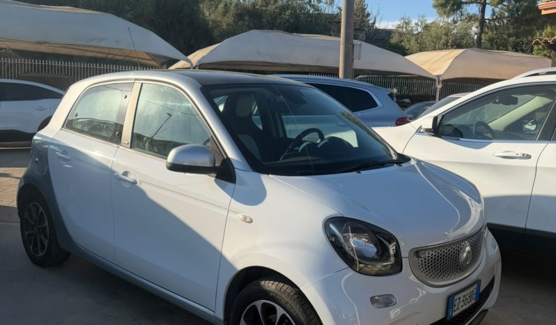SMART FORFOUR 1.0 BENZ pieno